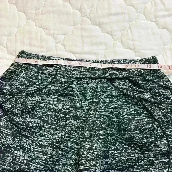 Nike Women’s  Shorts size L - Picture 6 of 6